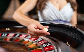 koi777 platform features overview showing payment methods and game categories